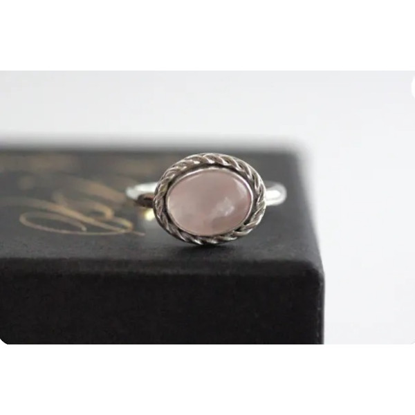 GR-Radiant Rose: Rose Quartz Gemstone Adjustable Ring [Premium Product]