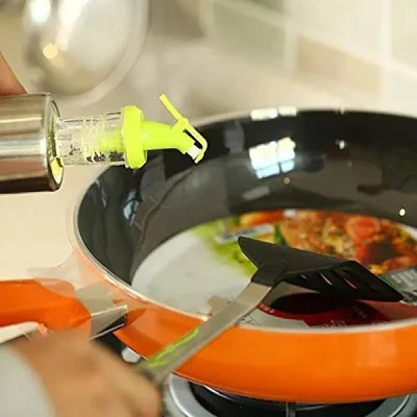 GR-Baskety Glass Oil Dispenser with Steel Cover - 500ml Leakproof Seasoning Bottle (Pack of 2) [Premium Product]