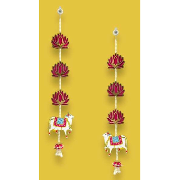 GR-SMARAN India Cow Lotus Latkan For Wall Decoration [Low Budget Product]