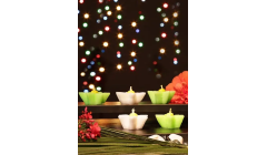 GR-Lily Flower Shape Floating Fragrance Candle Set...