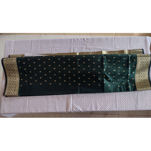 Pure Kanjeevaram Woven Silk Saree in Bottle Green Colour with Blouse Piece