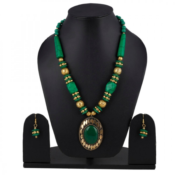 Handmade Fashionable Green Beads Necklace with Earrings Set